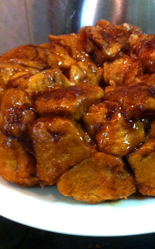 Recipe for Easy Monkey Bread - Gooey cinnamon goodness awaits you with this pull-apart bread. There is no need to buy a frozen one, when it is this easy to make. You can even let the kids help out!