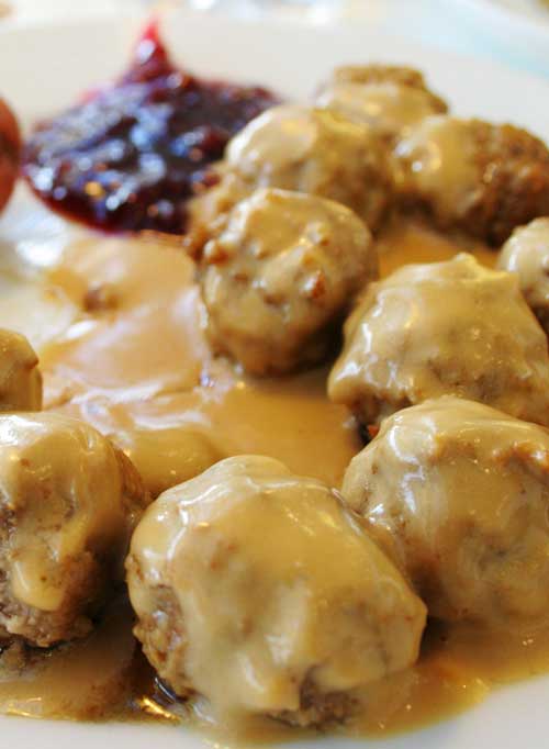 This Copycat IKEA Swedish Meatballs recipe tastes just like the ones from Ikea. The savory pork and beef meatballs are coated in a rich sour cream sauce – you won’t be able to get enough!