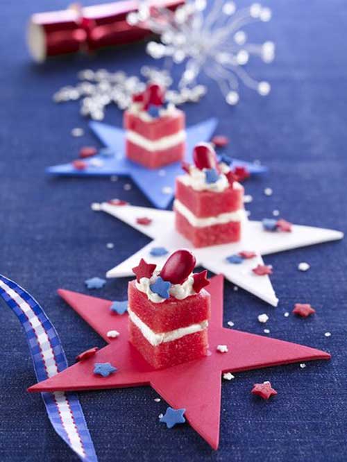 These Patriotic Petit Fours are so cute, and beyond easy to make! Perfect for a Fourth of July get-together.