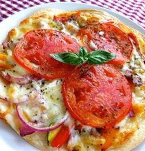 Recipe for California Tortilla Pizzas - What a great lunch to treat everyone on a summer afternoon, tweens have friends over they can make this to impress their friends, way better than microwave pizza!
