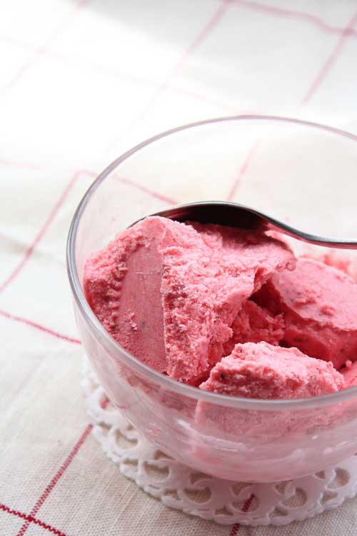 This recipe for The Worlds Easiest Homemade Ice Cream is very creamy and delicious, yet the best part is that that it requires no machine and it only uses three ingredients!