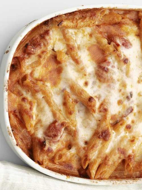 In the mood for something yummy and ooey-gooey cheesy? This easy baked penne pasta dish has it all—and you can put it together in just a few minutes.