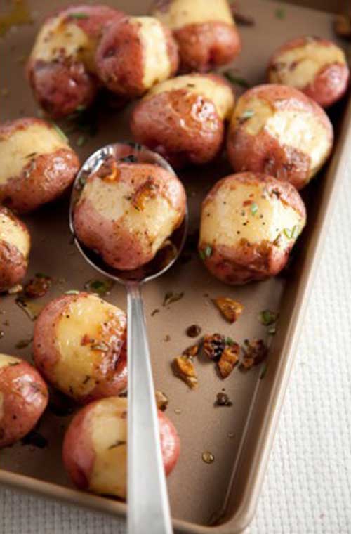 In a few short simple steps, you can have these yummy Oven Roasted Red Potatoes with Rosemary and Garlic ready to serve up. Did I mention they were yummy?