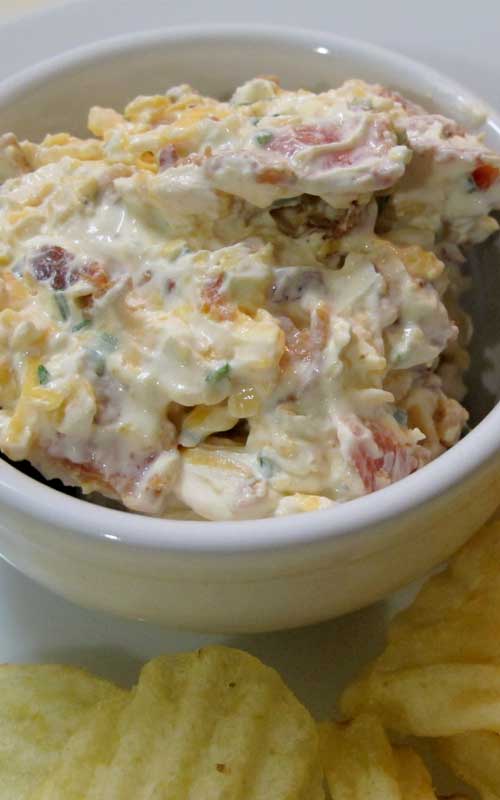 This Loaded Baked Potato Dip takes the best part of a loaded baked potato, and makes it easy to enjoy. PLUS this recipe is incredibly quick and easy!