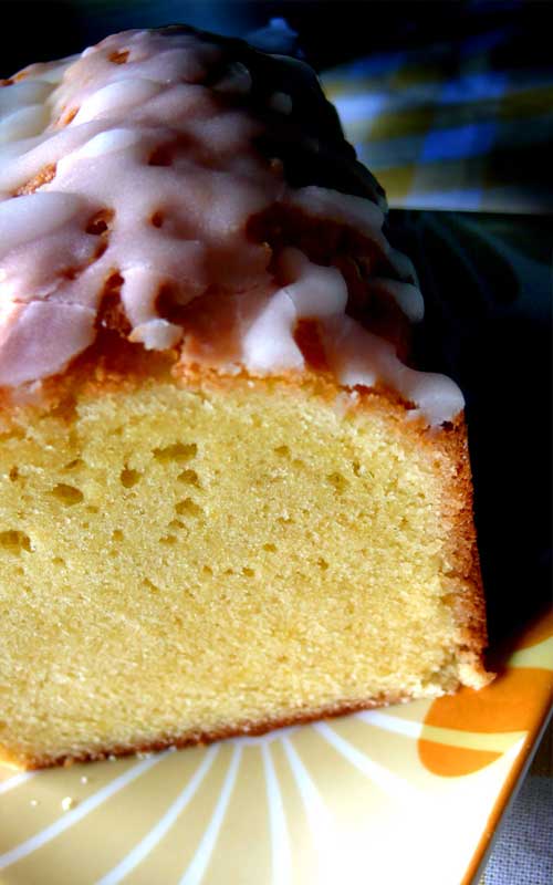 If there were ever a cake for lemon lovers, this Glazed Lemon Pound Cake is it! Lemon zest and lemon juice are added to the batter, which lightly perfume the cake with lemon.