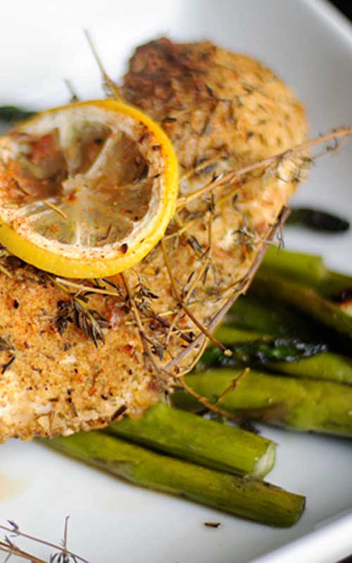 Recipe for Thyme Chicken with Garlic and Asparagus - Everyone needs a faultless recipe for roast chicken — here’s yours. Savor this herb chicken recipe with an exotic flavor which is beyond words.