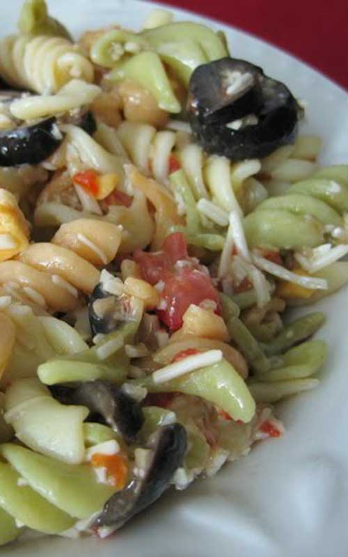 Change up your ordinary pasta salad with this Deli Style Pasta Salad! It’s perfect for potlucks, cookouts, or even to serve your family.