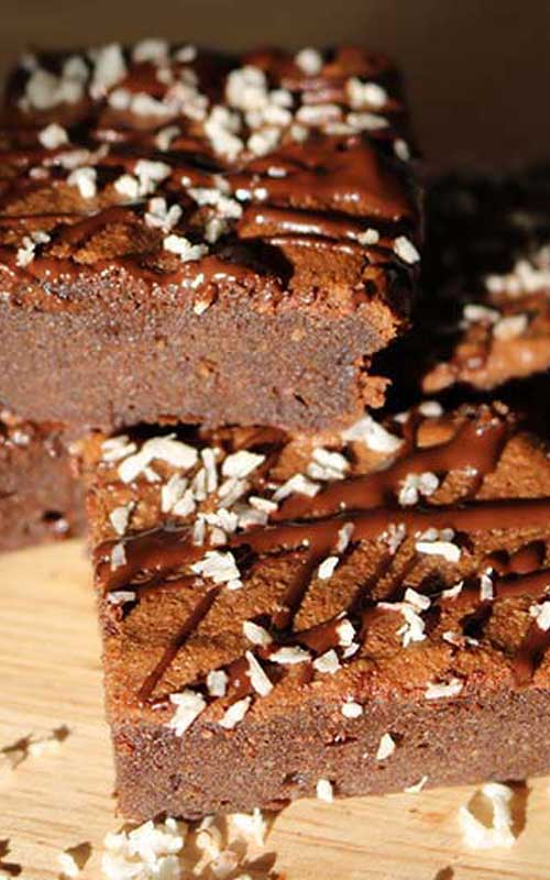 Healthy, fudgy, low carb almond flour coconut oil keto brownies. The perfect dessert that won't break your diet.