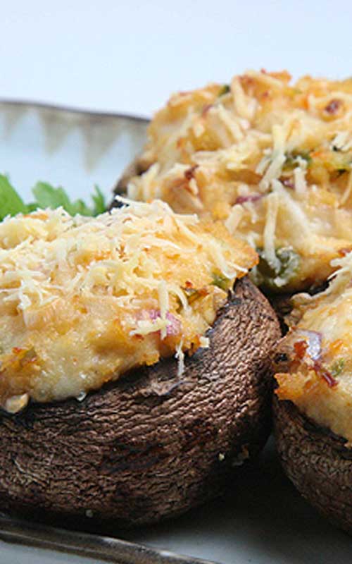 When you combine mushrooms with crab, jalapenos, and cheese, you really get a winning appetizer, these Spicy Crab Stuffed Mushrooms!